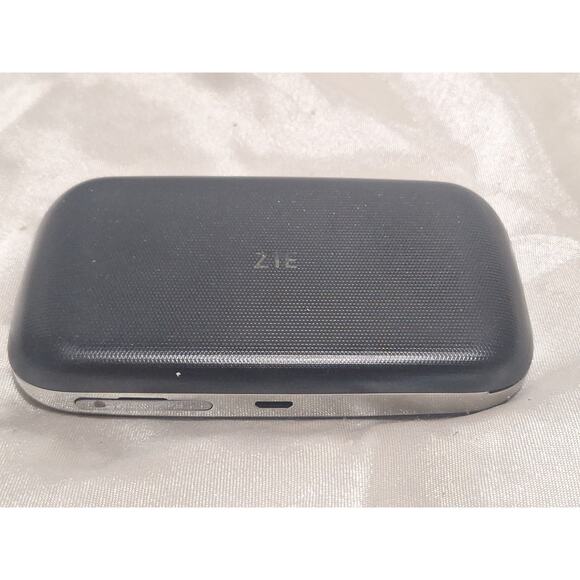 ZTE Velocity MF923 AT&T 4G LTE Mobile Hotspot – Powers On – No SIM - Picture 2 of 3